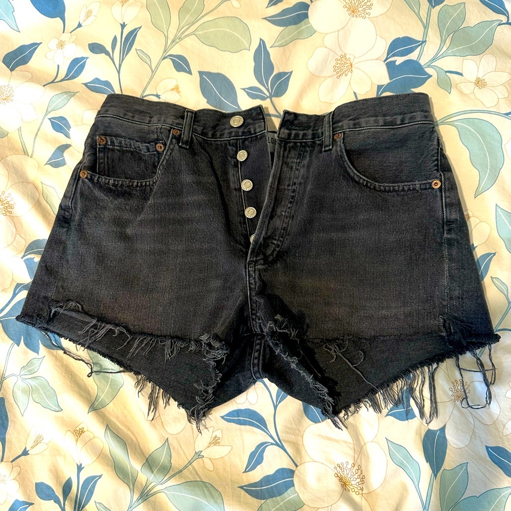 AGOLDE Parker size 27 washed black jean shorts